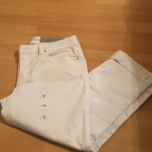 NWT Jennifer Lopez white capris size 10